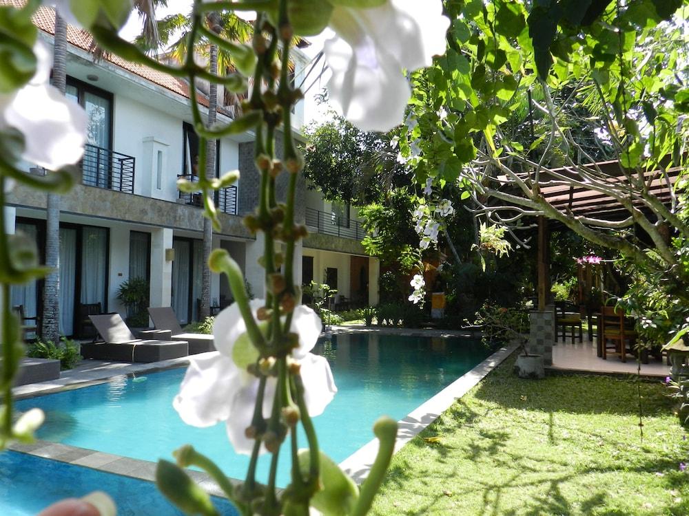 Puri Maharani Boutique Hotel Denpasar  Exterior photo